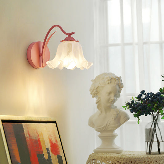 Retro Idyllic Flower Wall Lamp