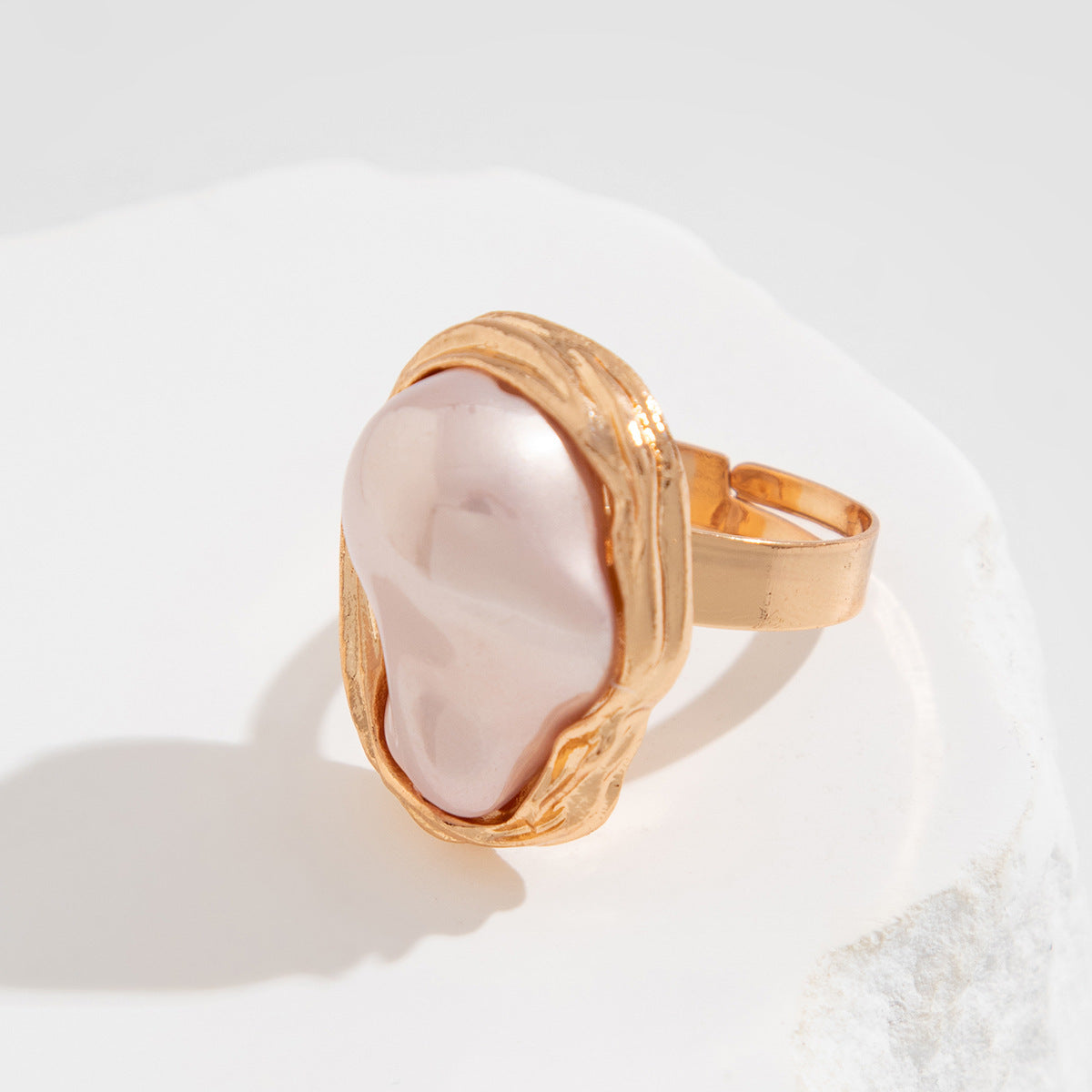 Retro Irregular Inlaid Shaped Pearl Ring