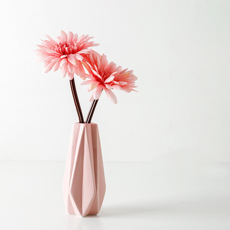 Small Dried Flower Ornaments In The Living Room