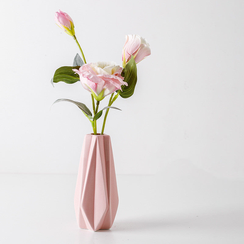 Small Dried Flower Ornaments In The Living Room