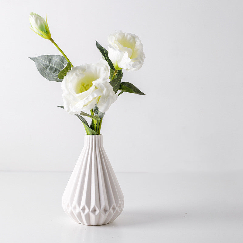 Small Dried Flower Ornaments In The Living Room