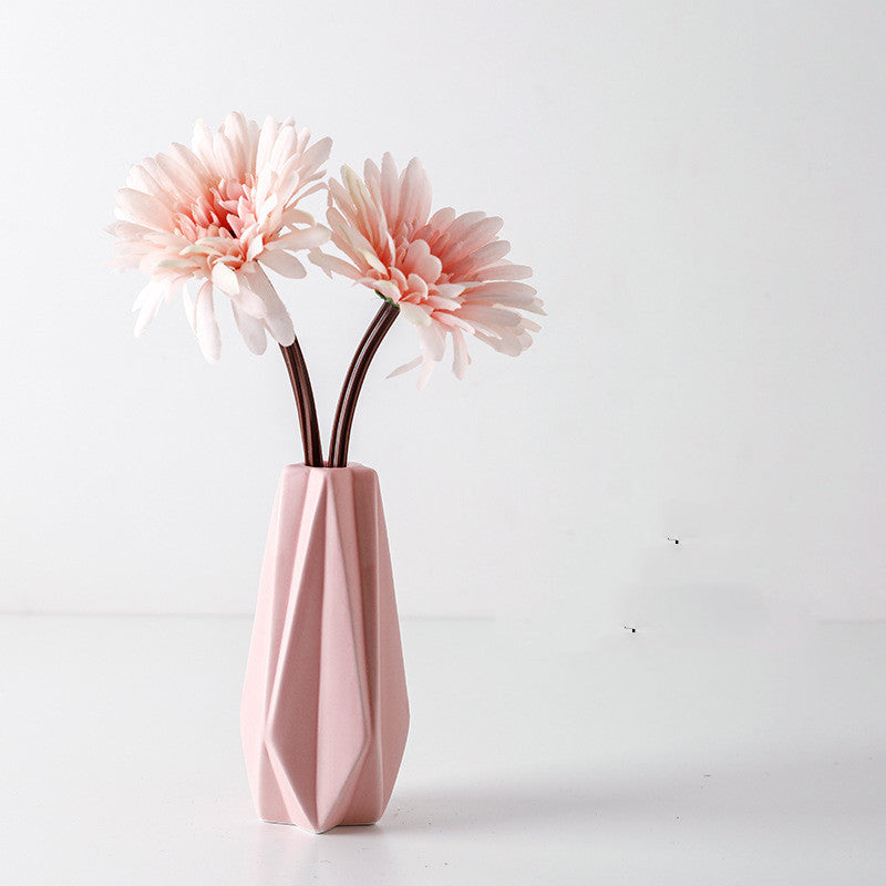 Small Dried Flower Ornaments In The Living Room