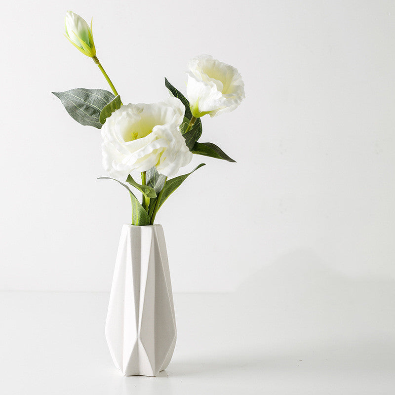 Small Dried Flower Ornaments In The Living Room