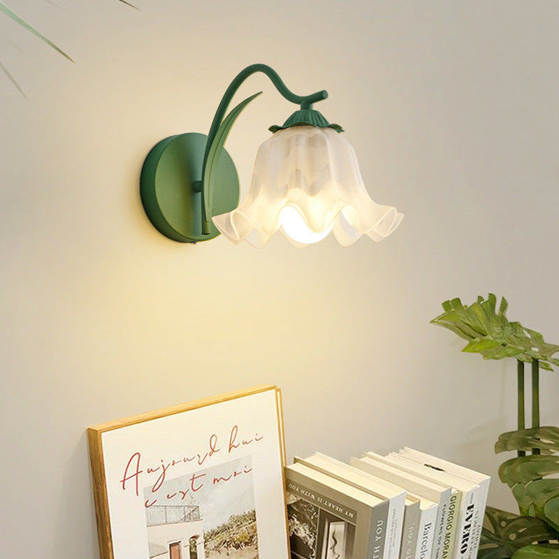 Retro Idyllic Flower Wall Lamp